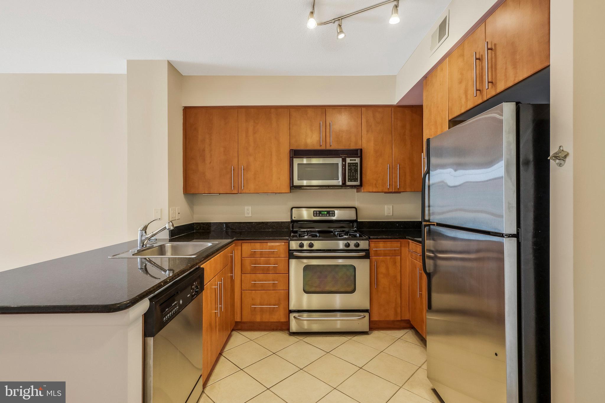 1021 N GARFIELD STREET 446