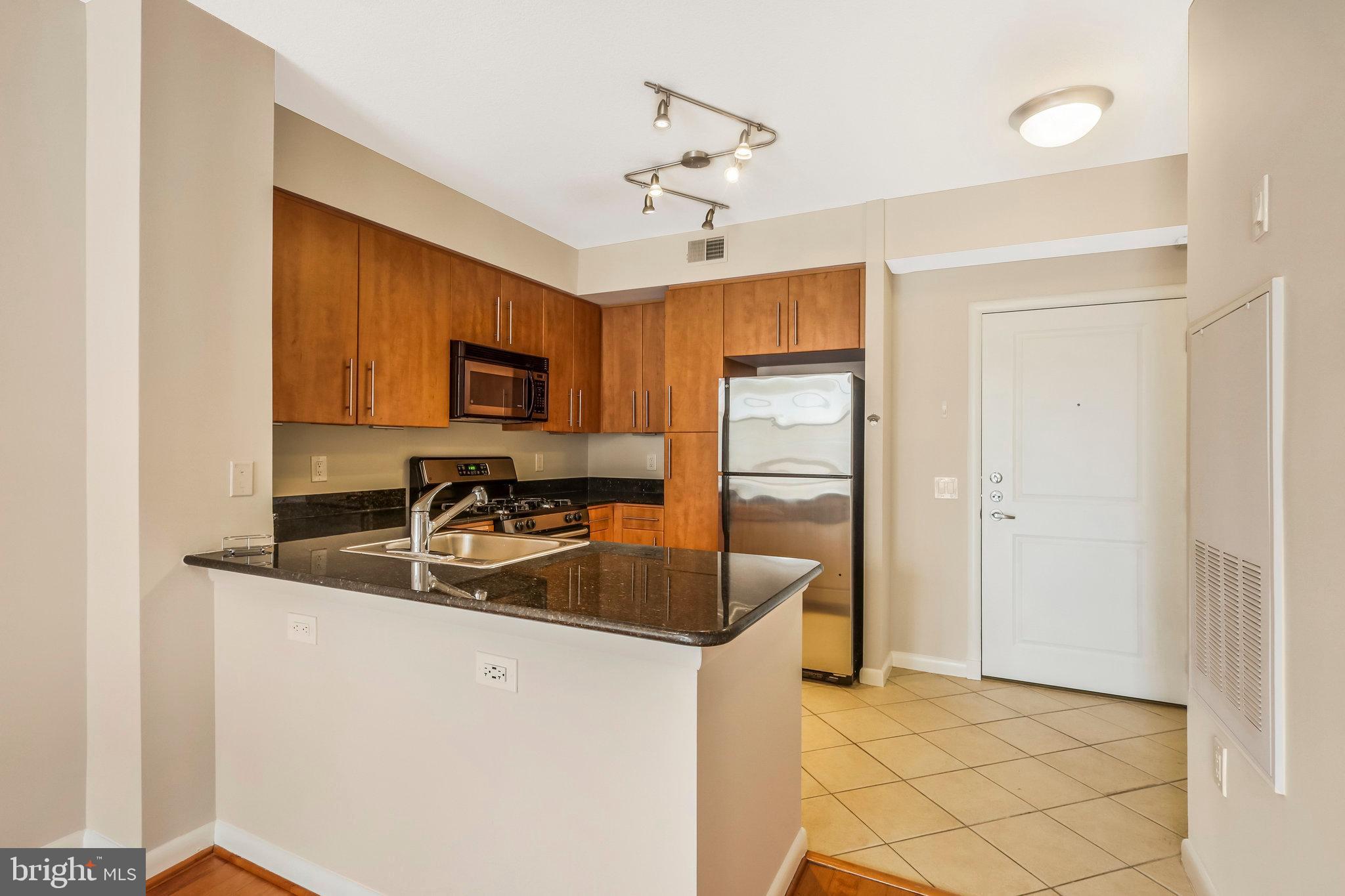 1021 N GARFIELD STREET 446