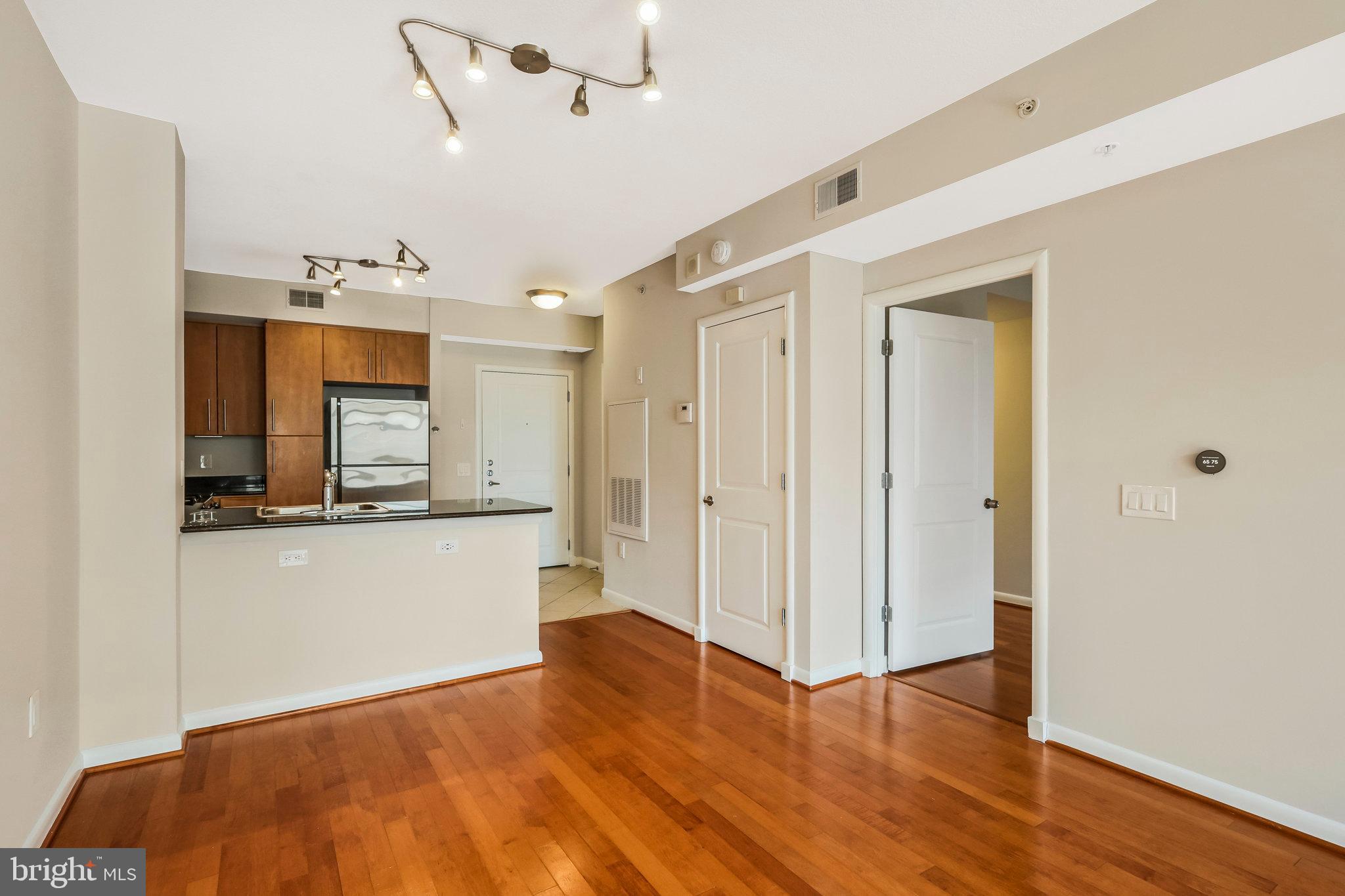 1021 N GARFIELD STREET 446