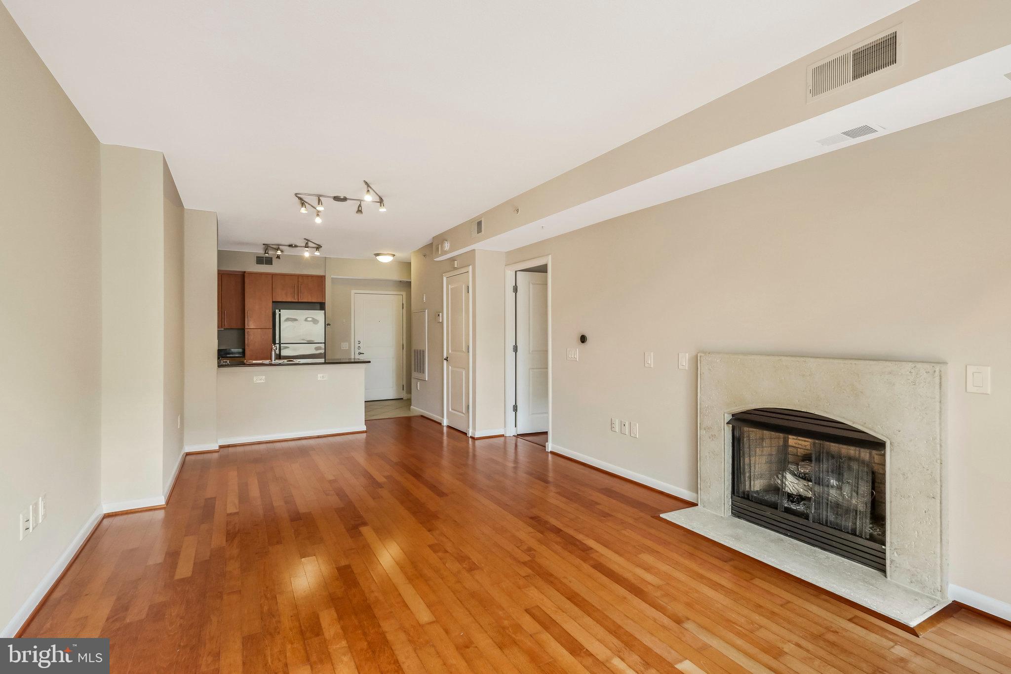 1021 N GARFIELD STREET 446