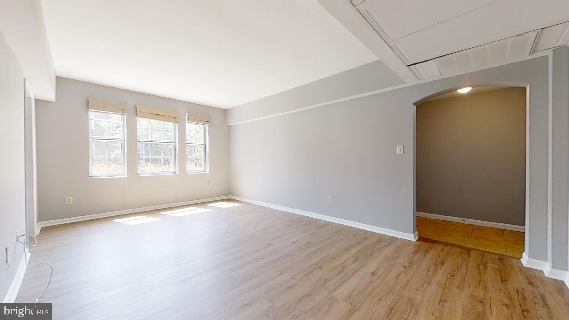 1737 N QUEENS LANE 1-126