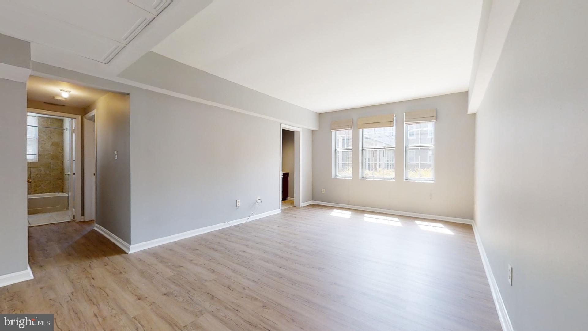 1737 N QUEENS LANE 1-126
