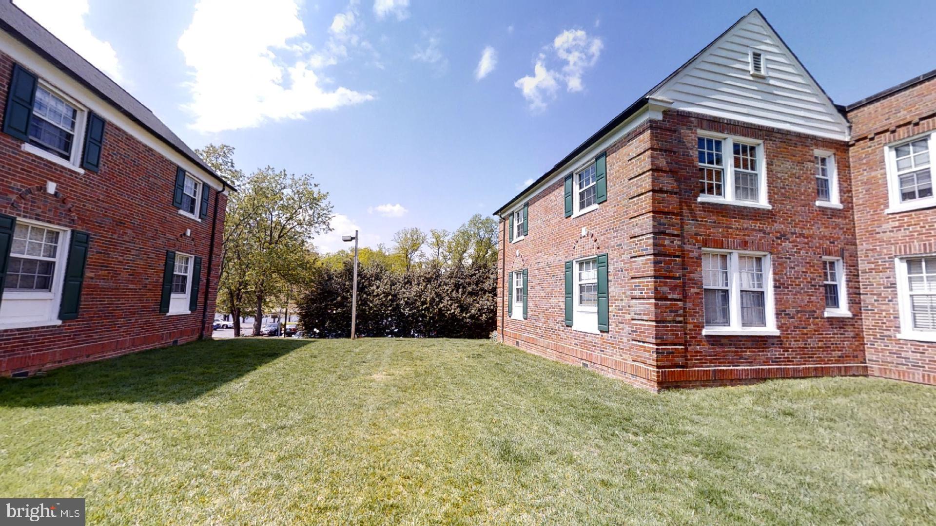 1737 N QUEENS LANE 1-126
