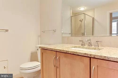 888 N QUINCY STREET 208
