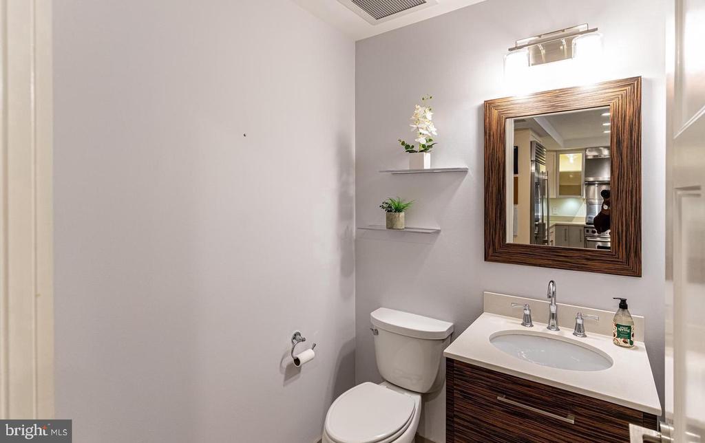 1610 N QUEEN STREET 222