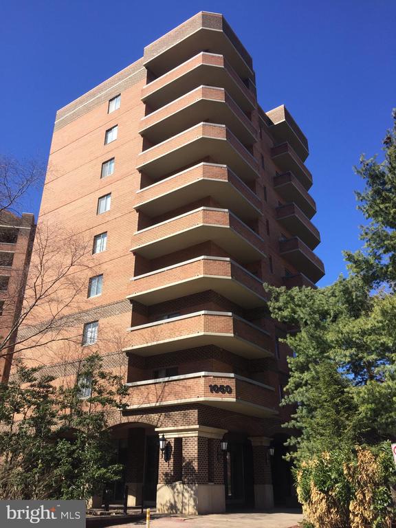 1050 N STUART STREET 124