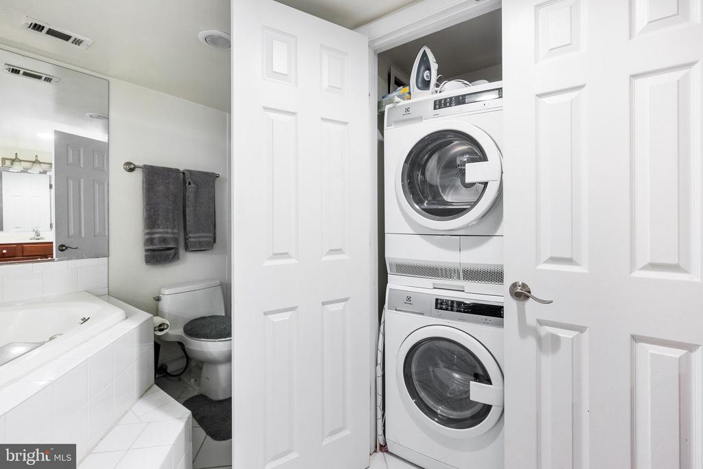 1515 S ARLINGTON RIDGE ROAD 303