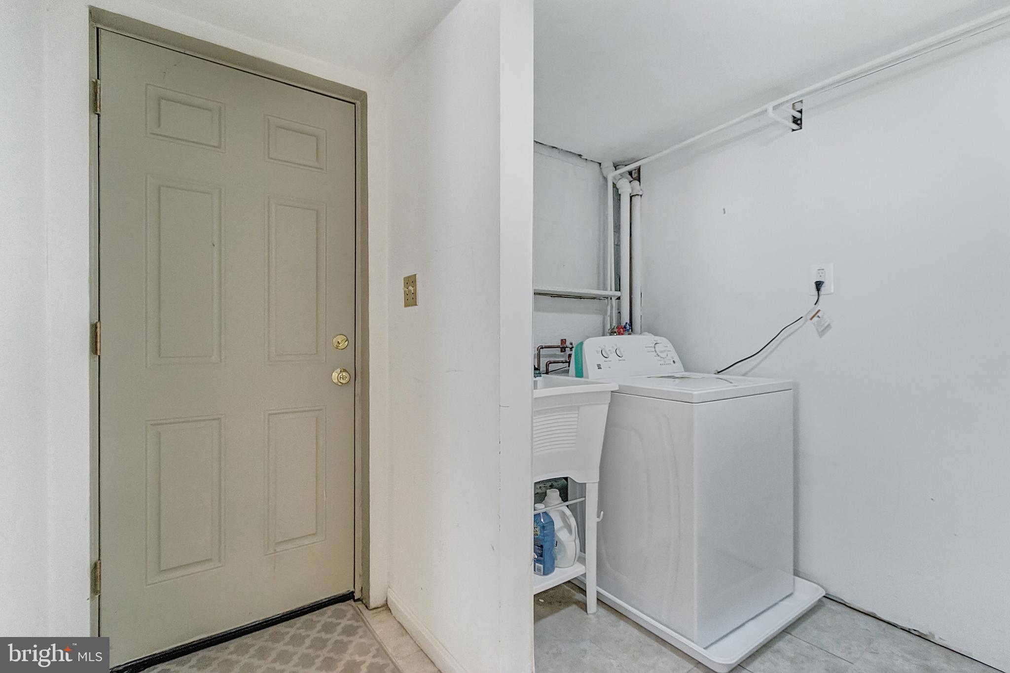 6563 WILLIAMSBURG BOULEVARD