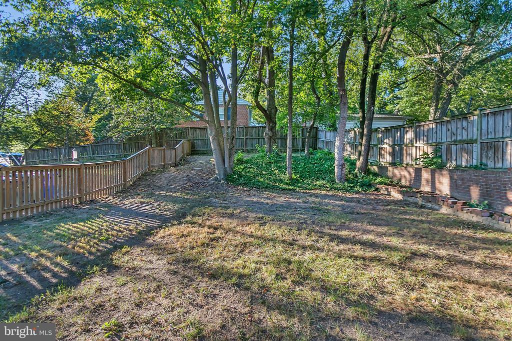 6563 WILLIAMSBURG BOULEVARD