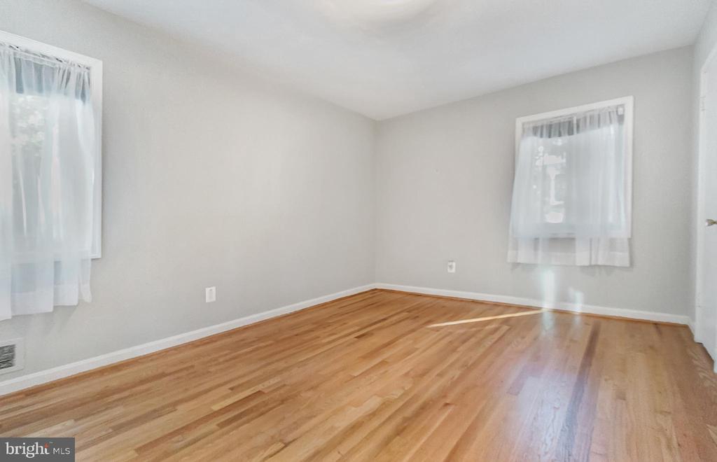6563 WILLIAMSBURG BOULEVARD