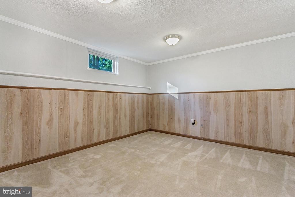 6563 WILLIAMSBURG BOULEVARD