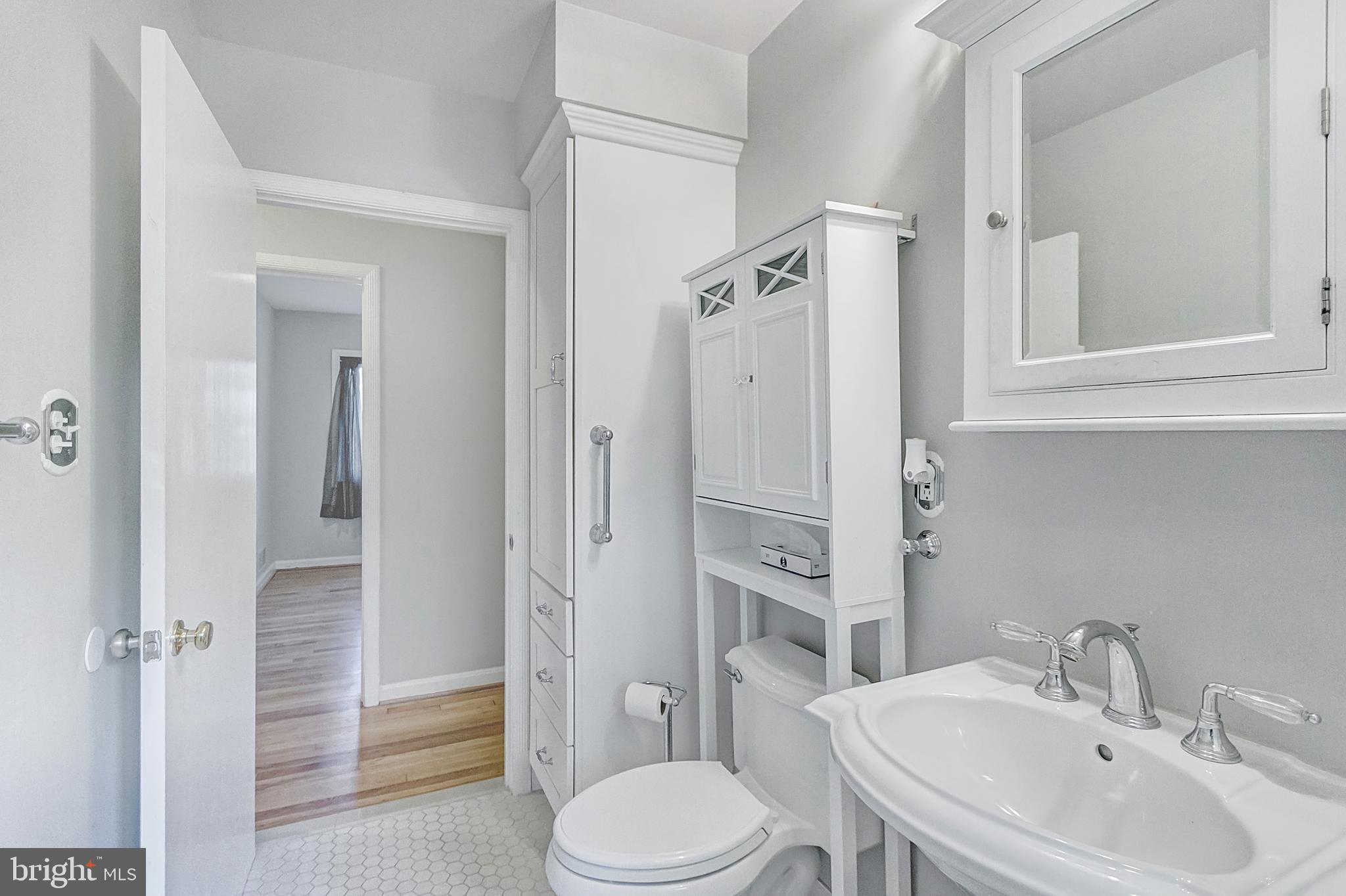 6563 WILLIAMSBURG BOULEVARD