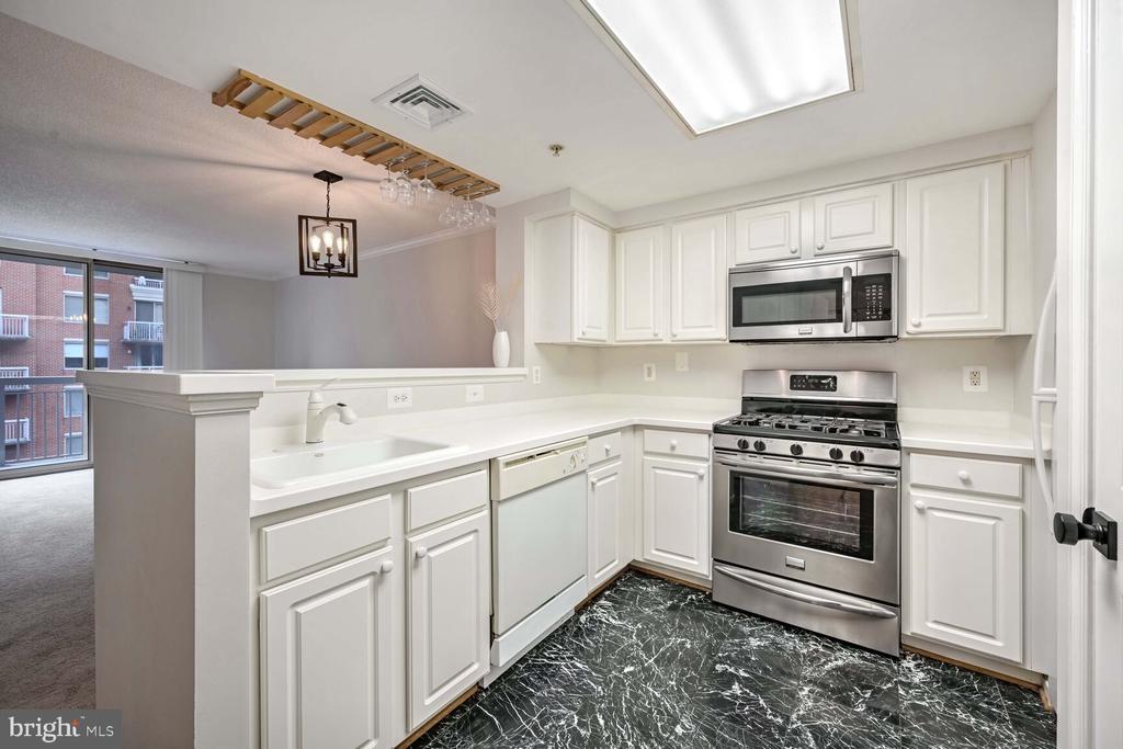 3835 9TH STREET N 707E
