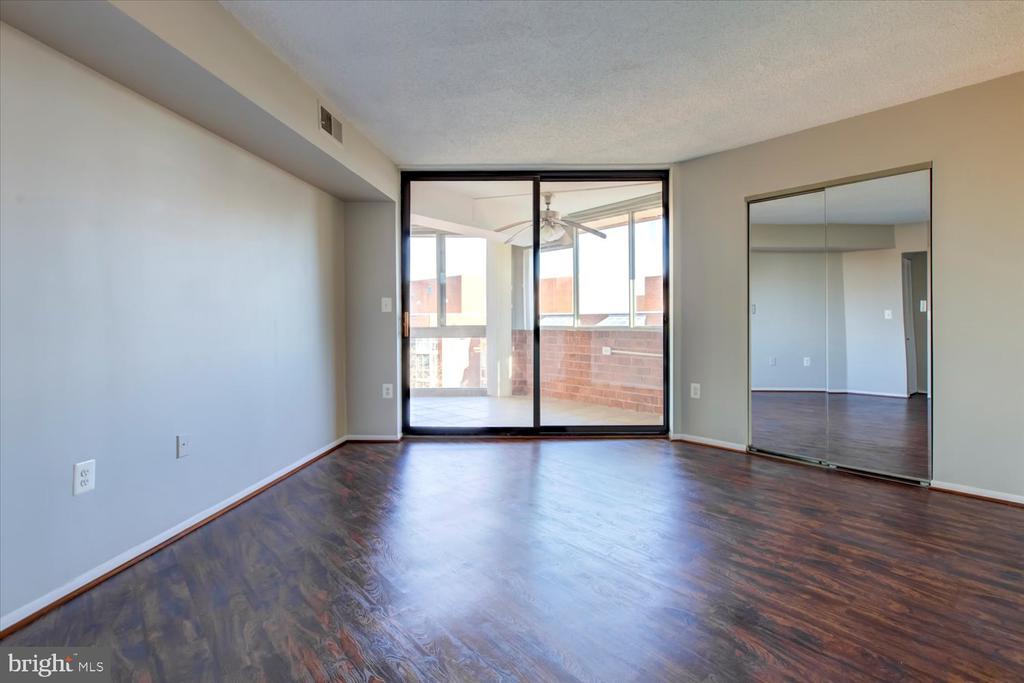 1001 N VERMONT STREET 810