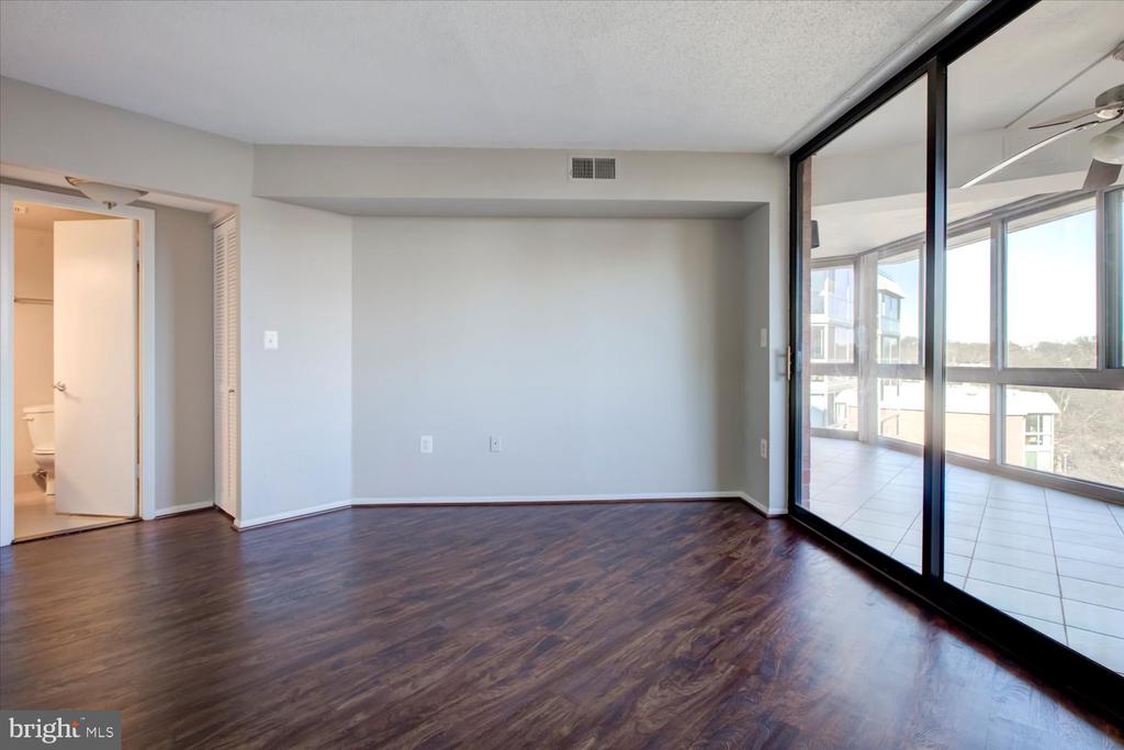 1001 N VERMONT STREET 810