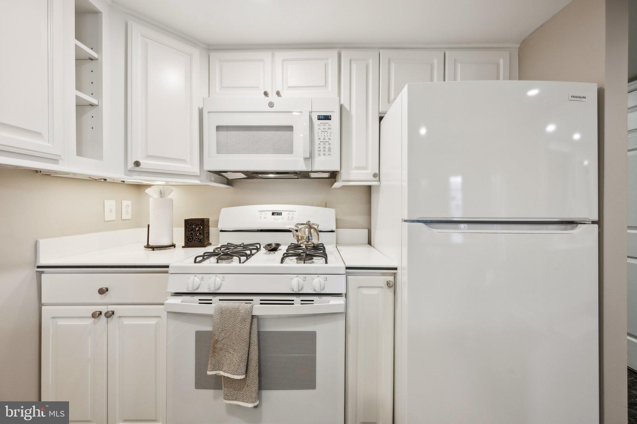 1276 N WAYNE STREET 320