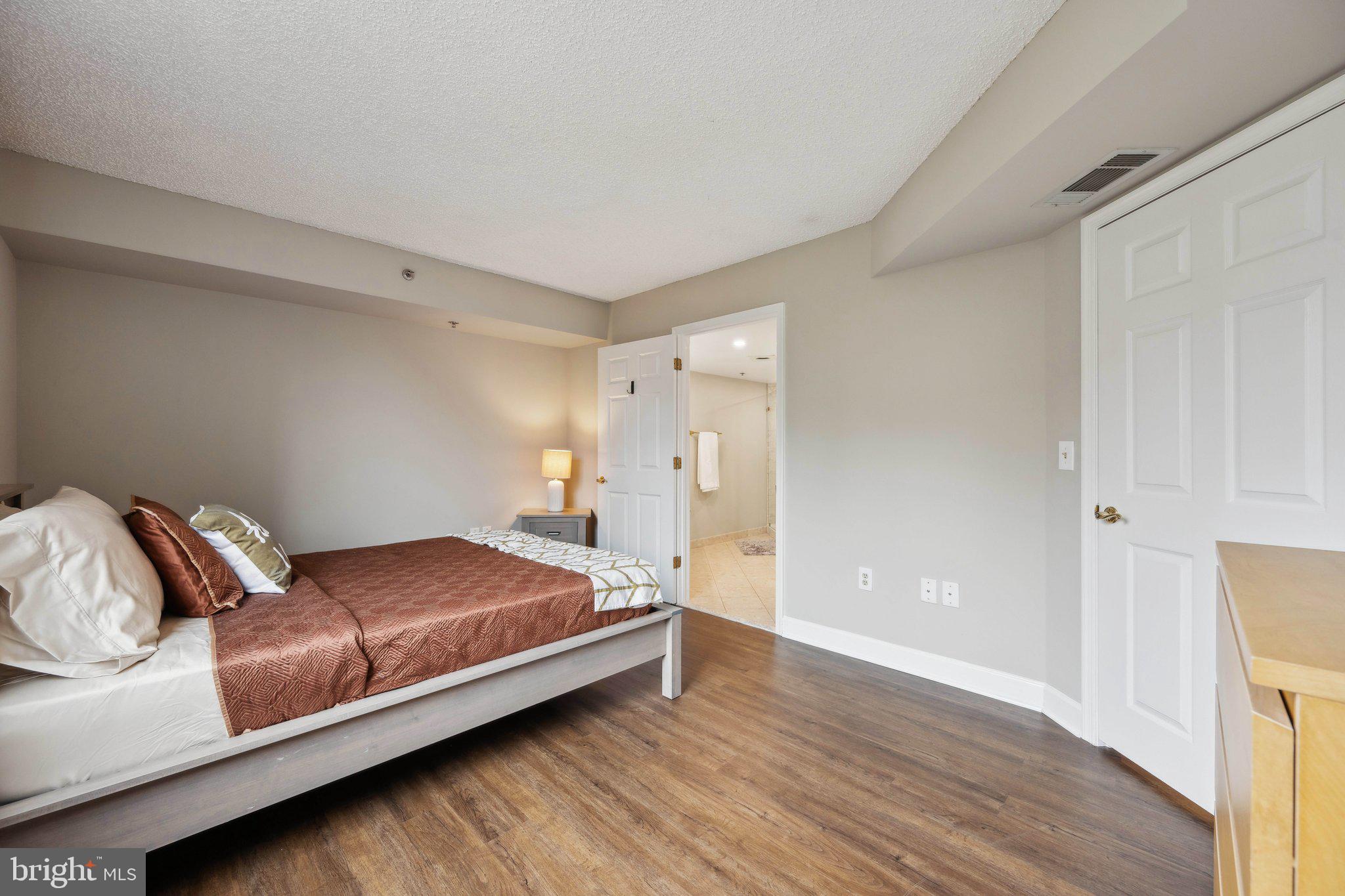 1276 N WAYNE STREET 320