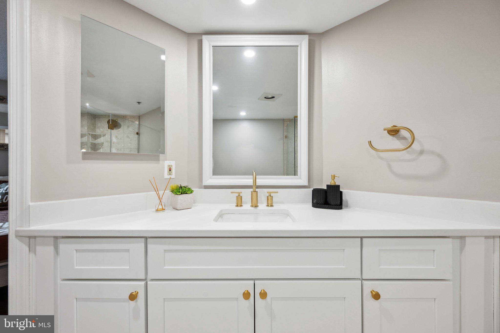 1276 N WAYNE STREET 320