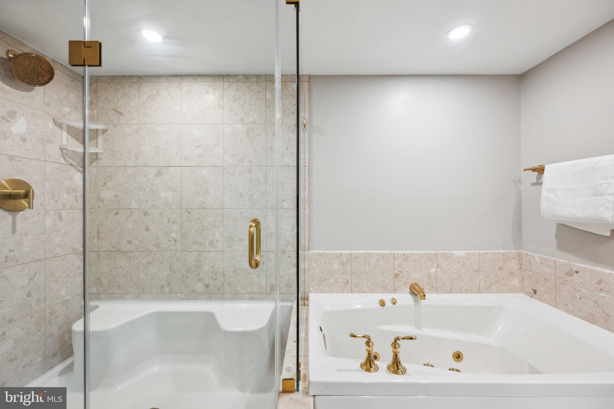 1276 N WAYNE STREET 320