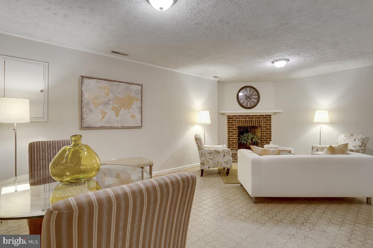 2220 N TUCKAHOE STREET