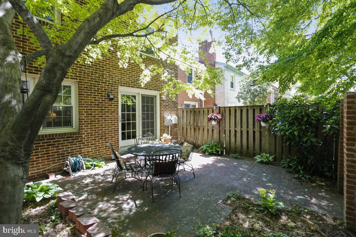 2220 N TUCKAHOE STREET