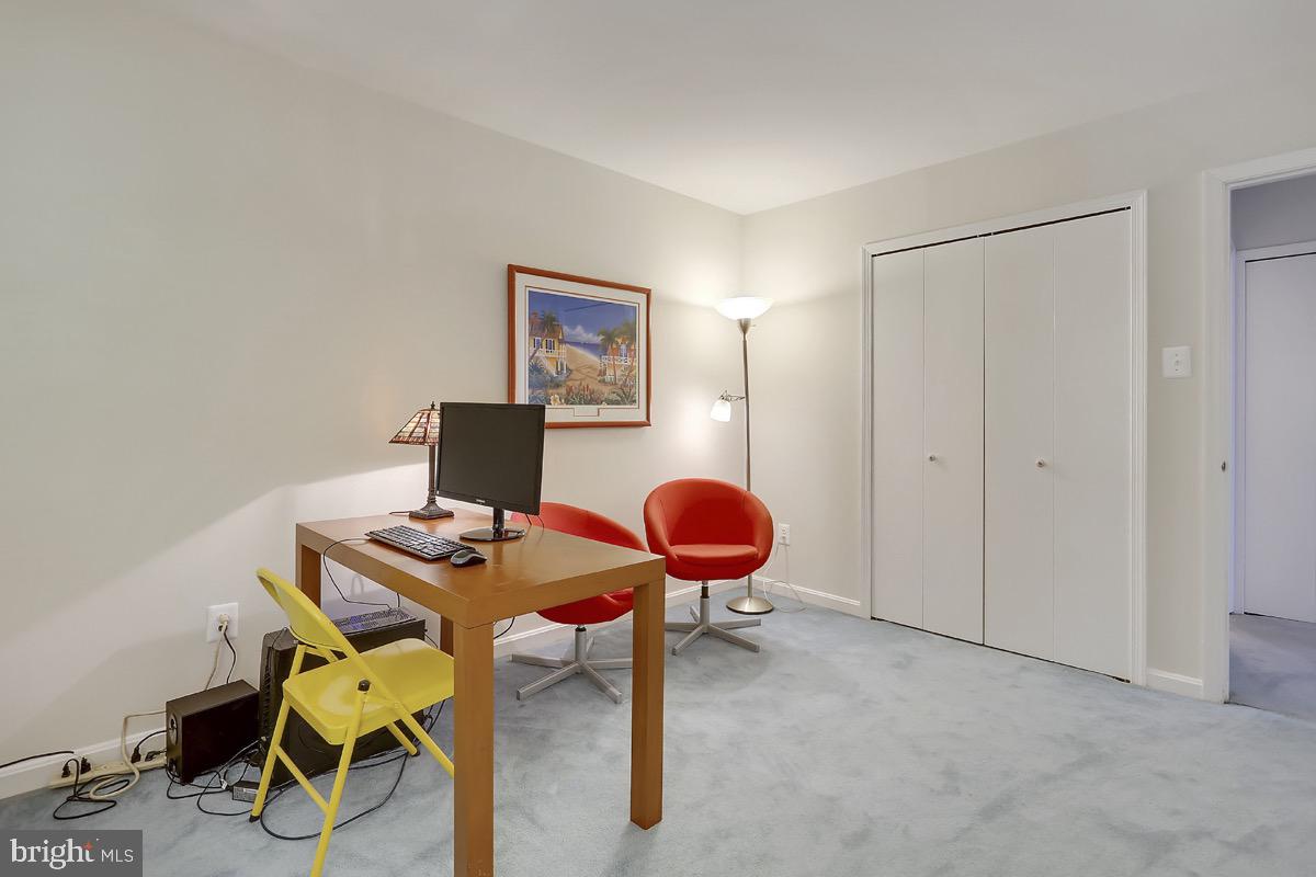 2220 N TUCKAHOE STREET