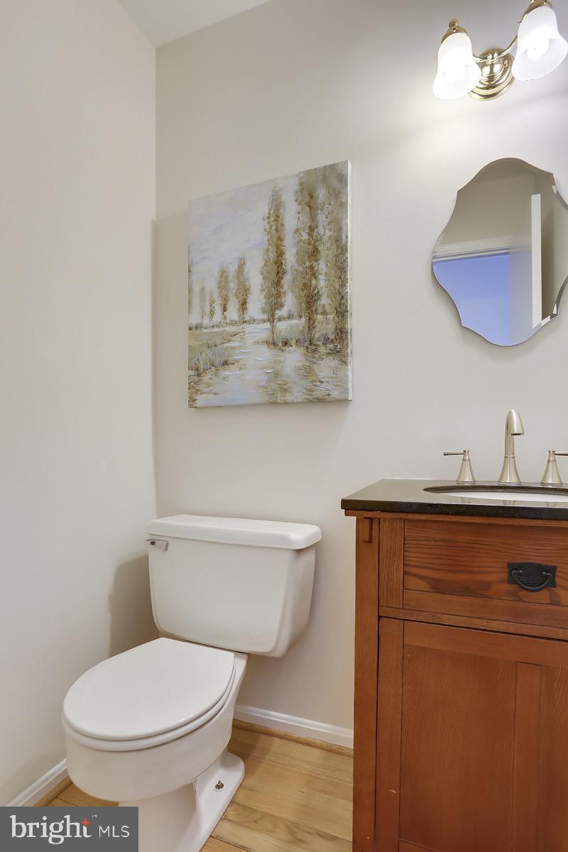 2220 N TUCKAHOE STREET