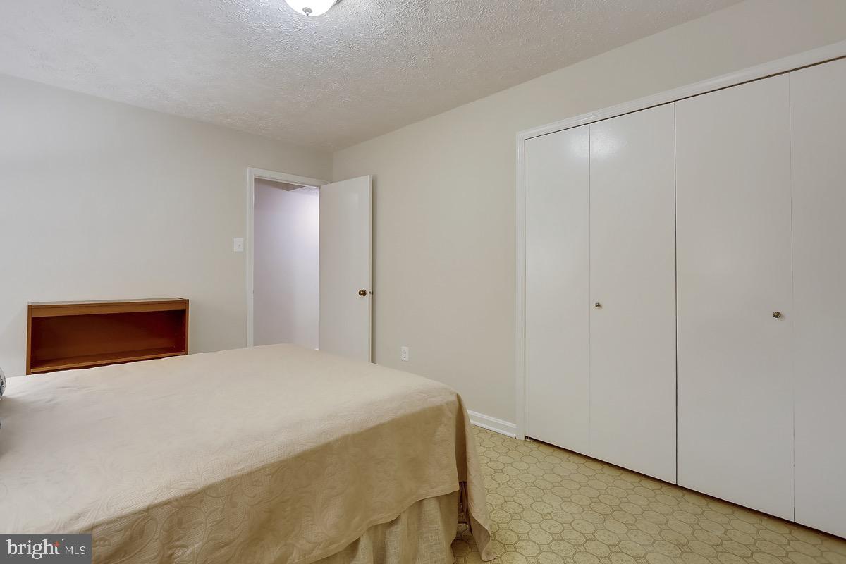 2220 N TUCKAHOE STREET