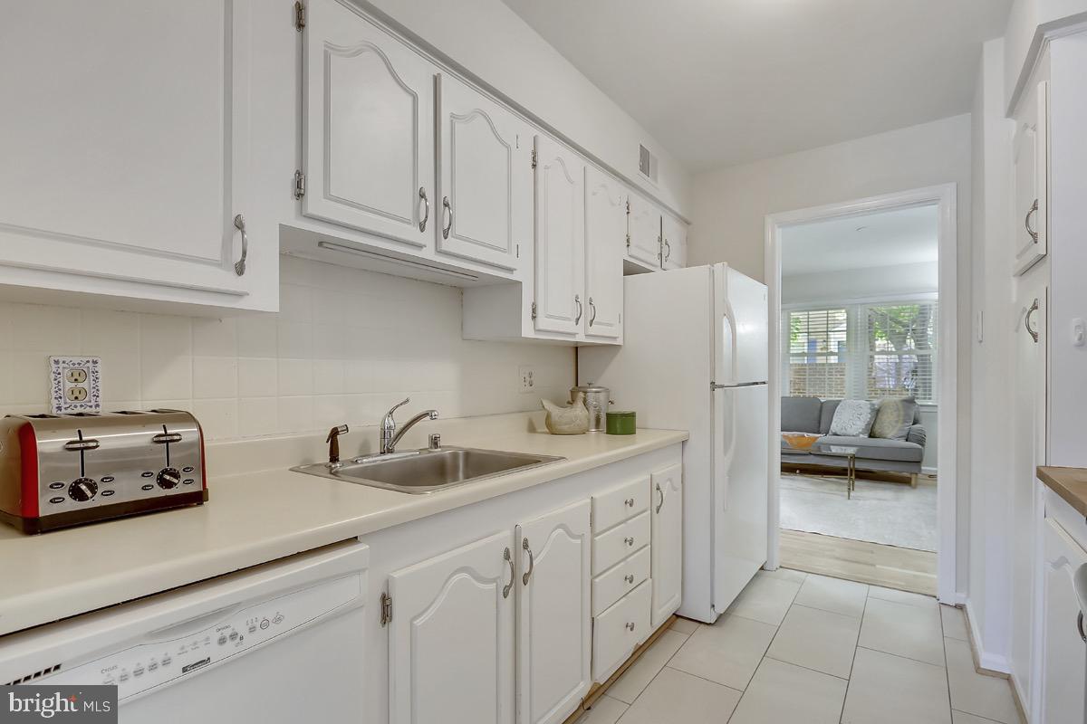 2220 N TUCKAHOE STREET