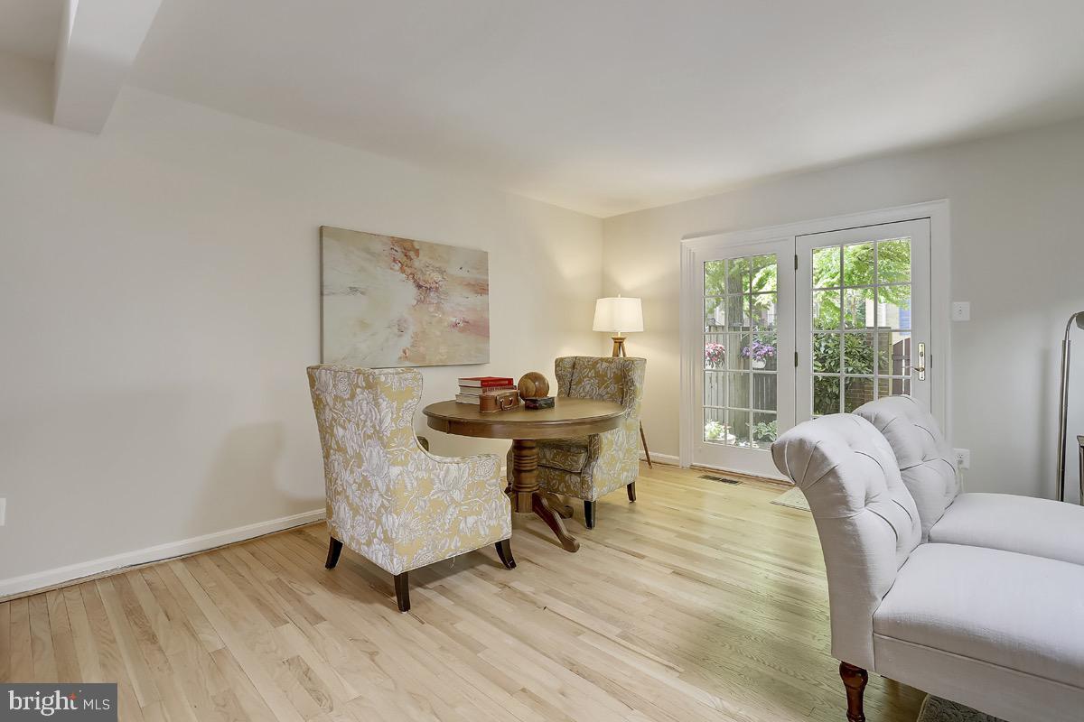 2220 N TUCKAHOE STREET