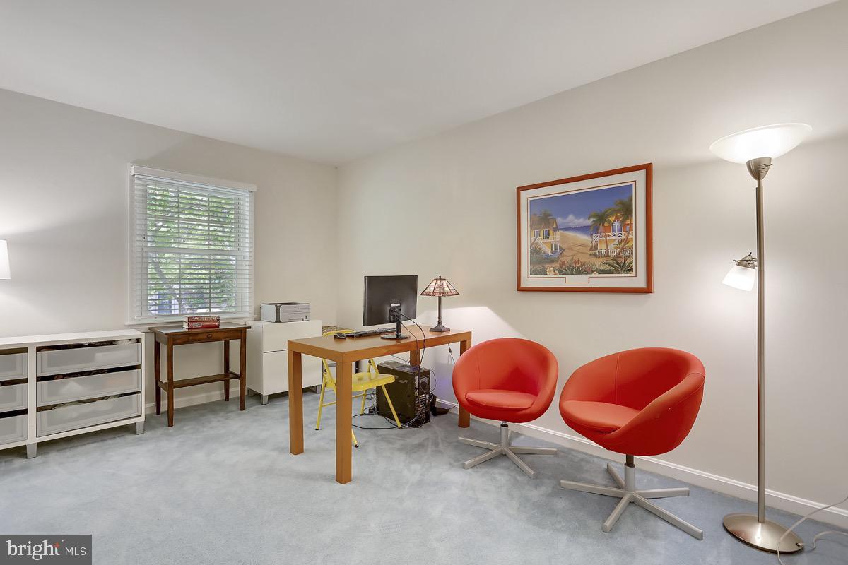 2220 N TUCKAHOE STREET