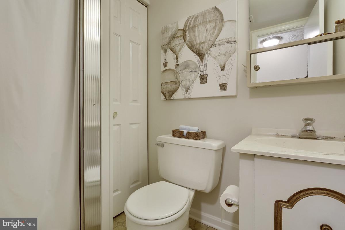 2220 N TUCKAHOE STREET