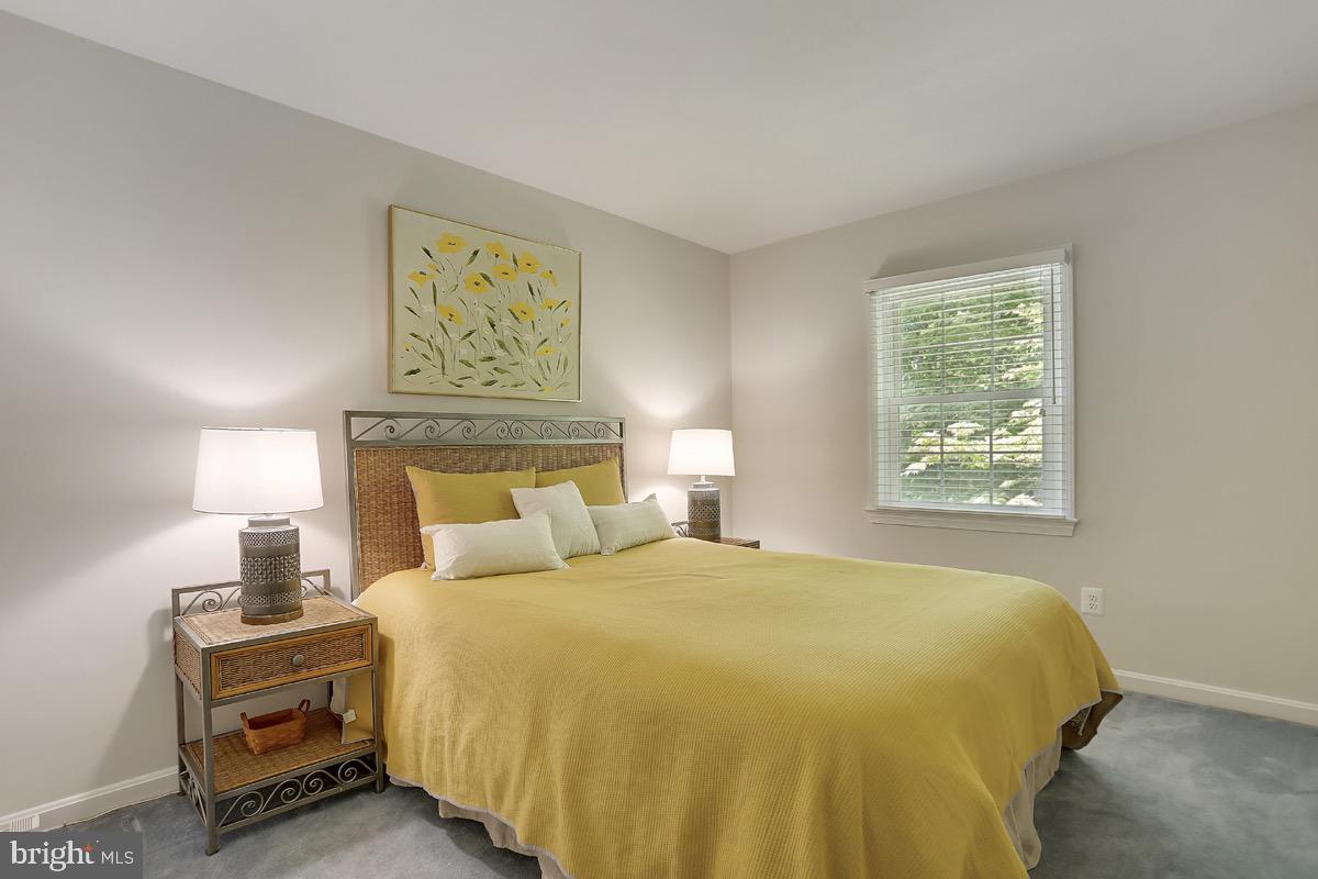 2220 N TUCKAHOE STREET