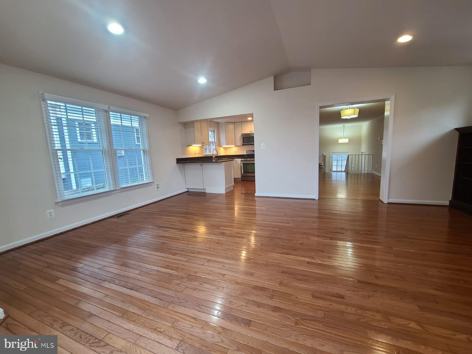 1920 N KENILWORTH STREET