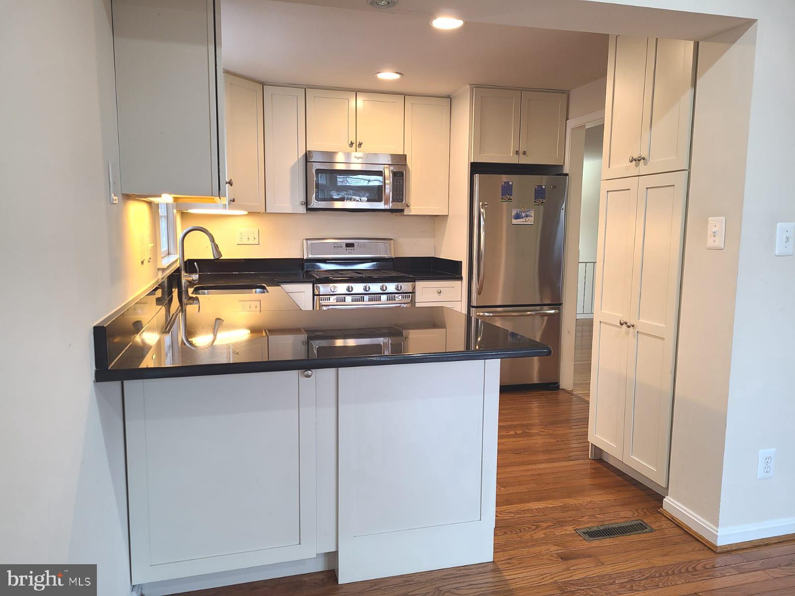 1920 N KENILWORTH STREET