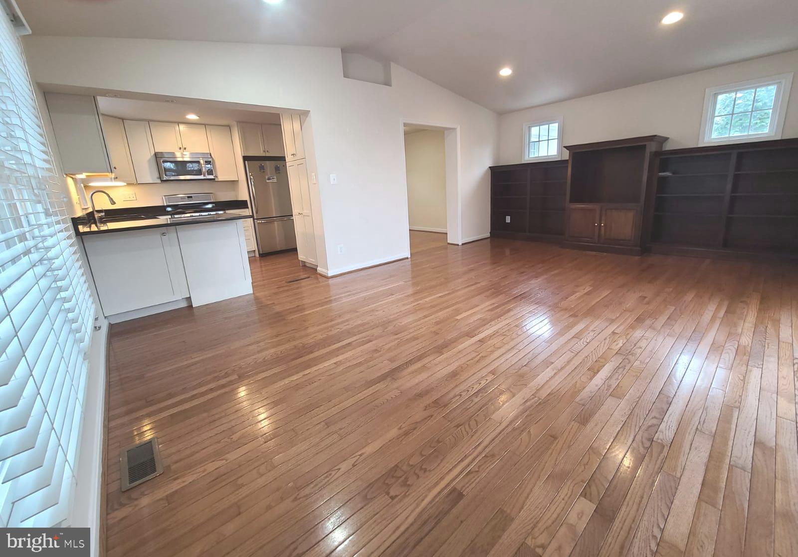 1920 N KENILWORTH STREET