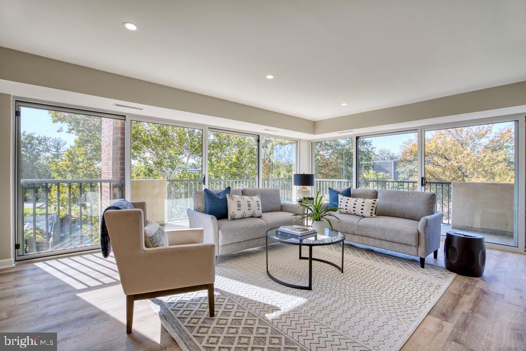 1300 ARMY NAVY DRIVE 322