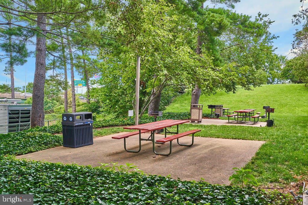 1300 ARMY NAVY DRIVE 322