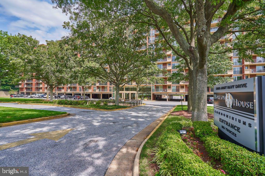 1300 ARMY NAVY DRIVE 322