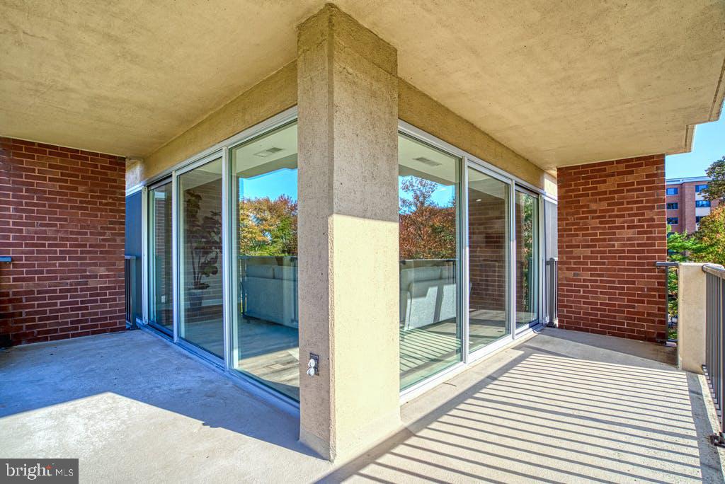 1300 ARMY NAVY DRIVE 322