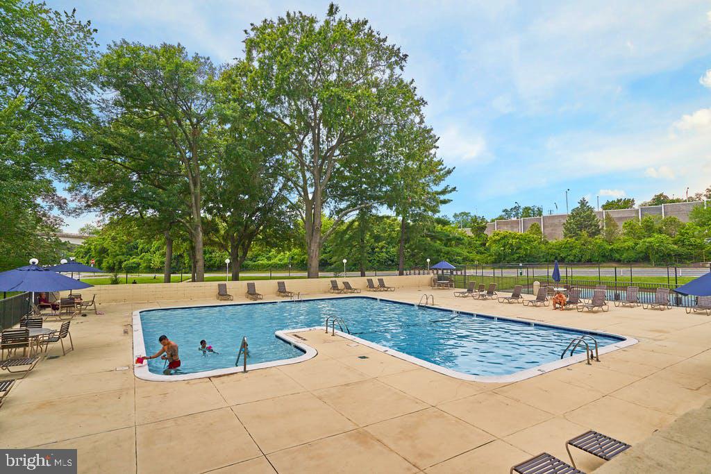 1300 ARMY NAVY DRIVE 322