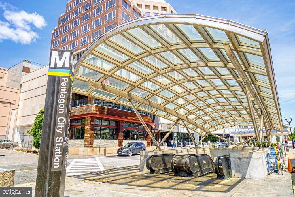 1300 ARMY NAVY DRIVE 322