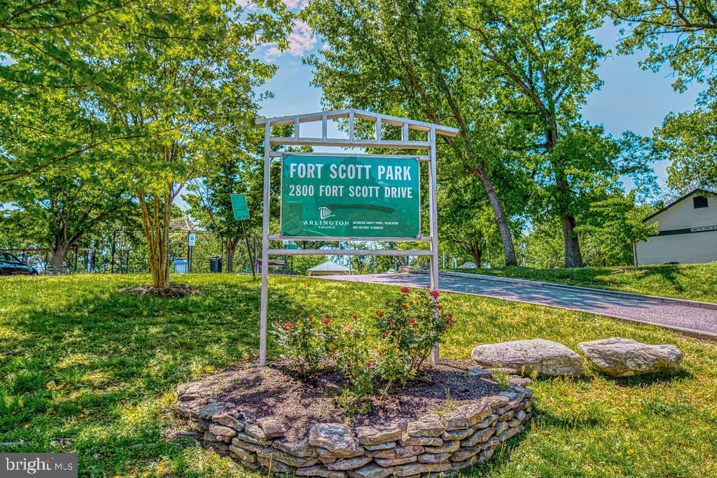 1300 ARMY NAVY DRIVE 322