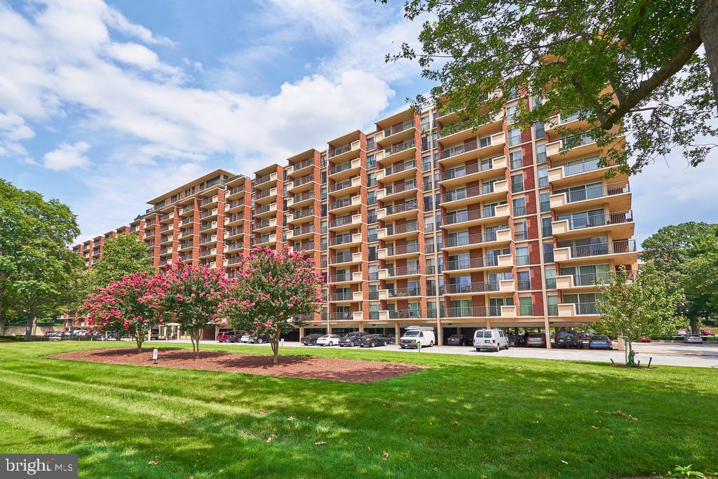 1300 ARMY NAVY DRIVE 322