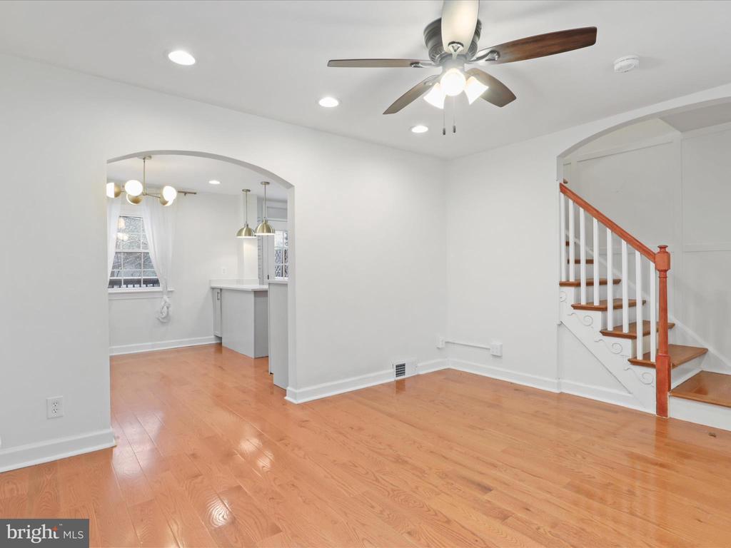 306 S GLEBE ROAD