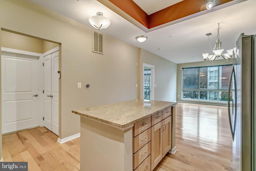 2200 N WESTMORELAND STREET 225