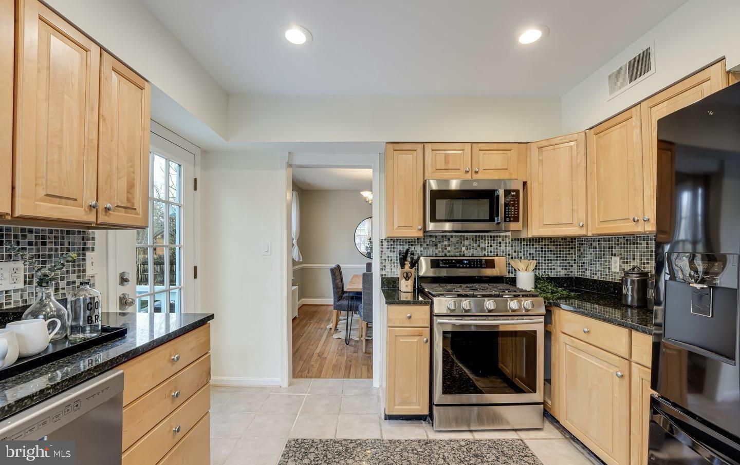 114 N CLEVELAND STREET N