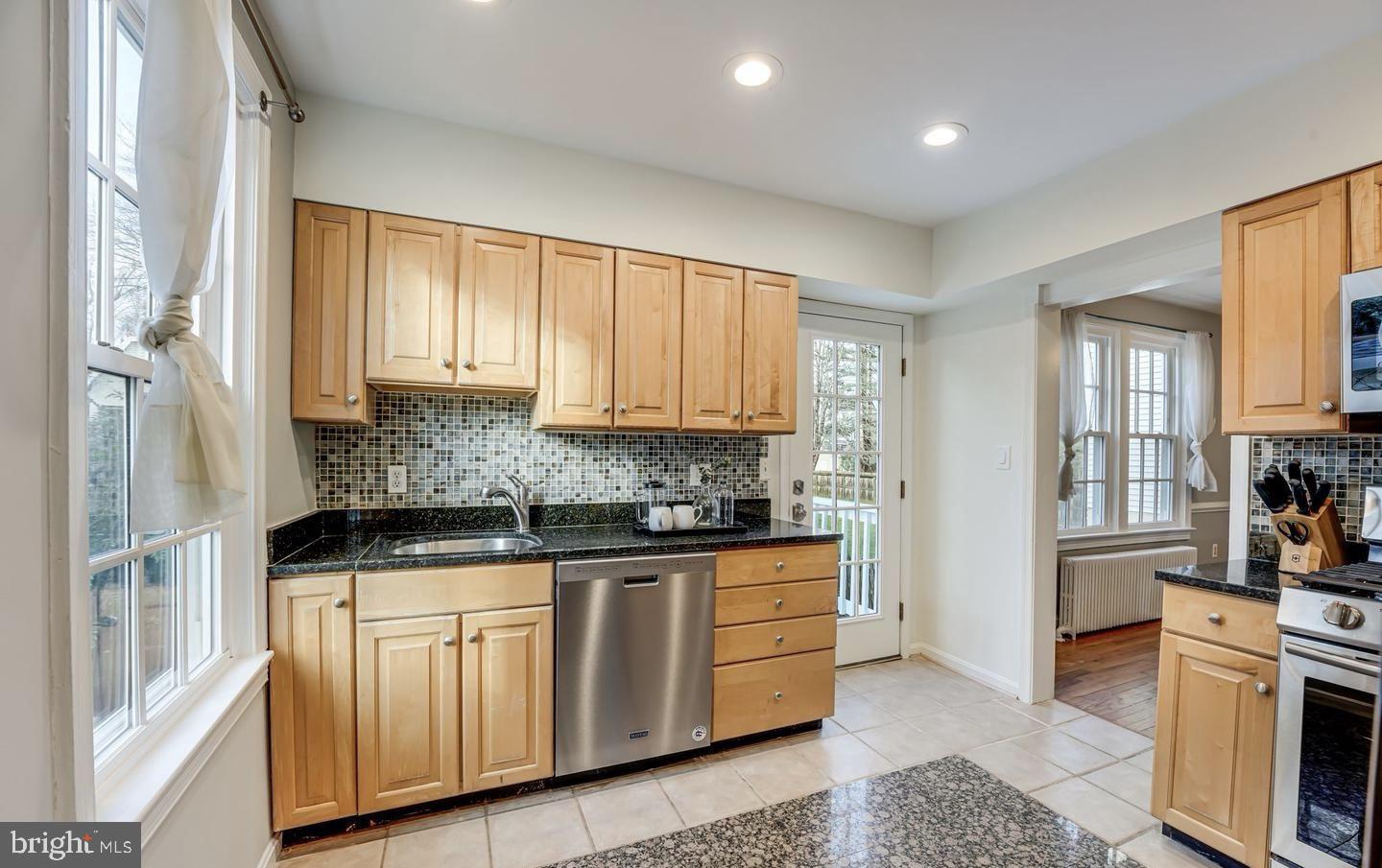 114 N CLEVELAND STREET N