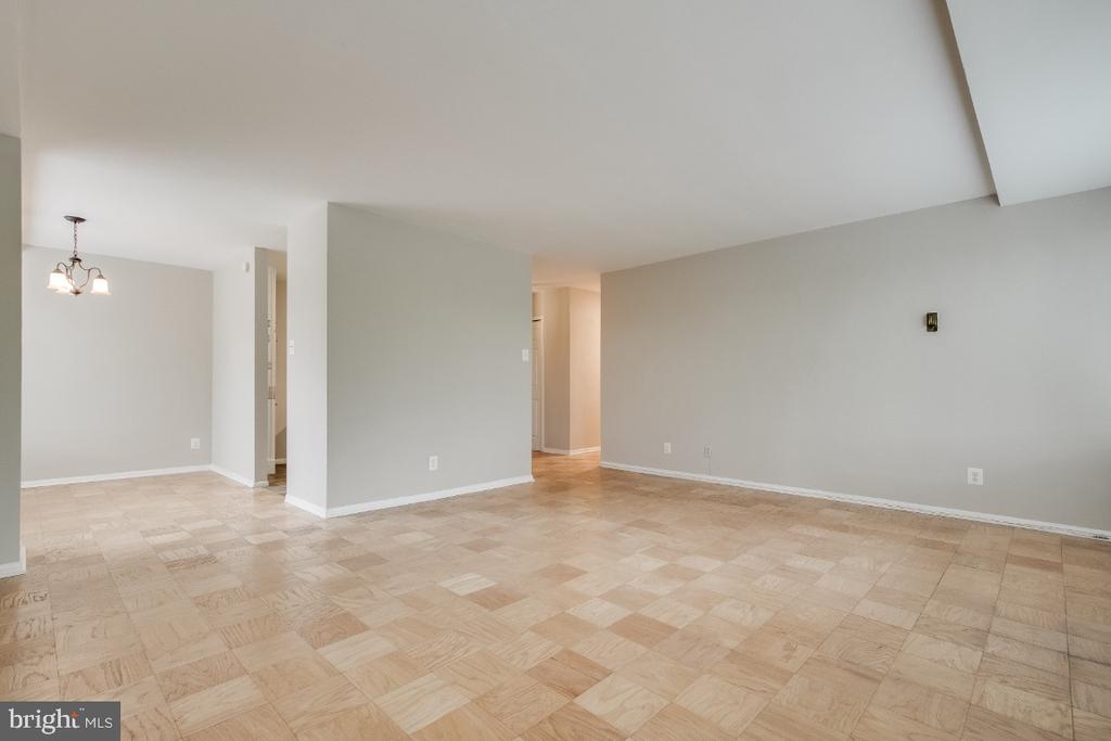 1210 N TAFT STREET 307