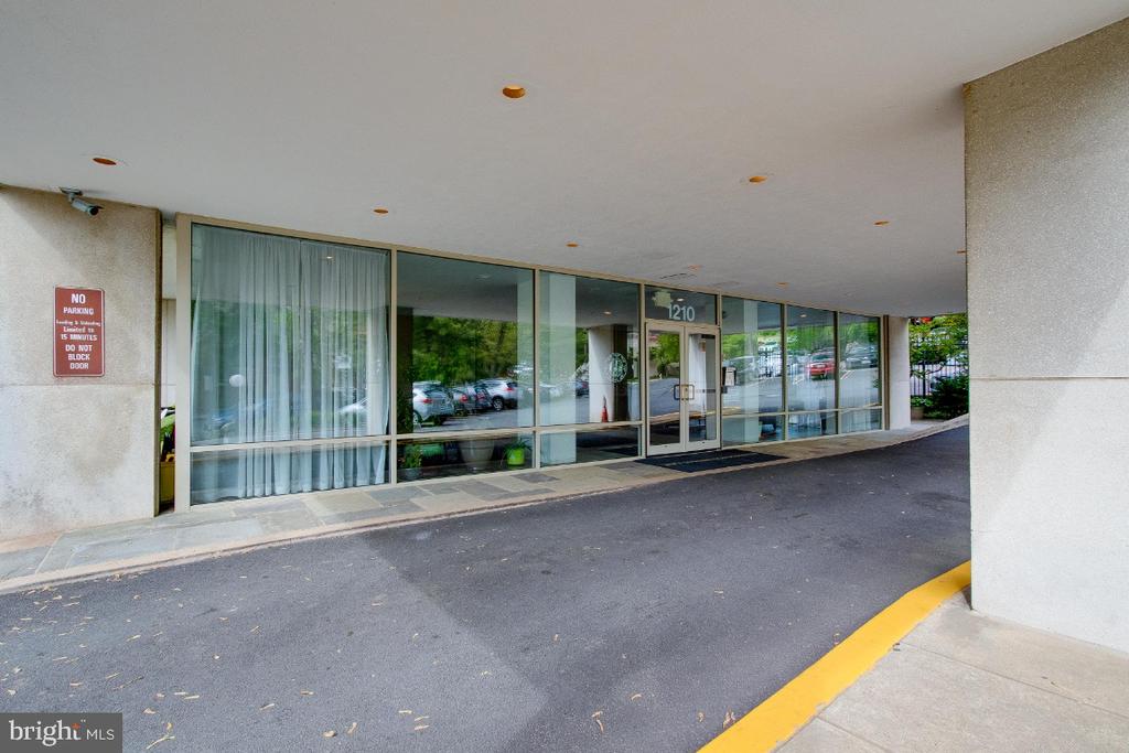 1210 N TAFT STREET 307